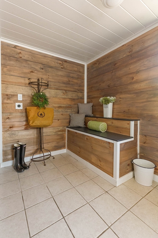 39 Beacon Street Gloucester, MA 01930 - Photo 13 of 34