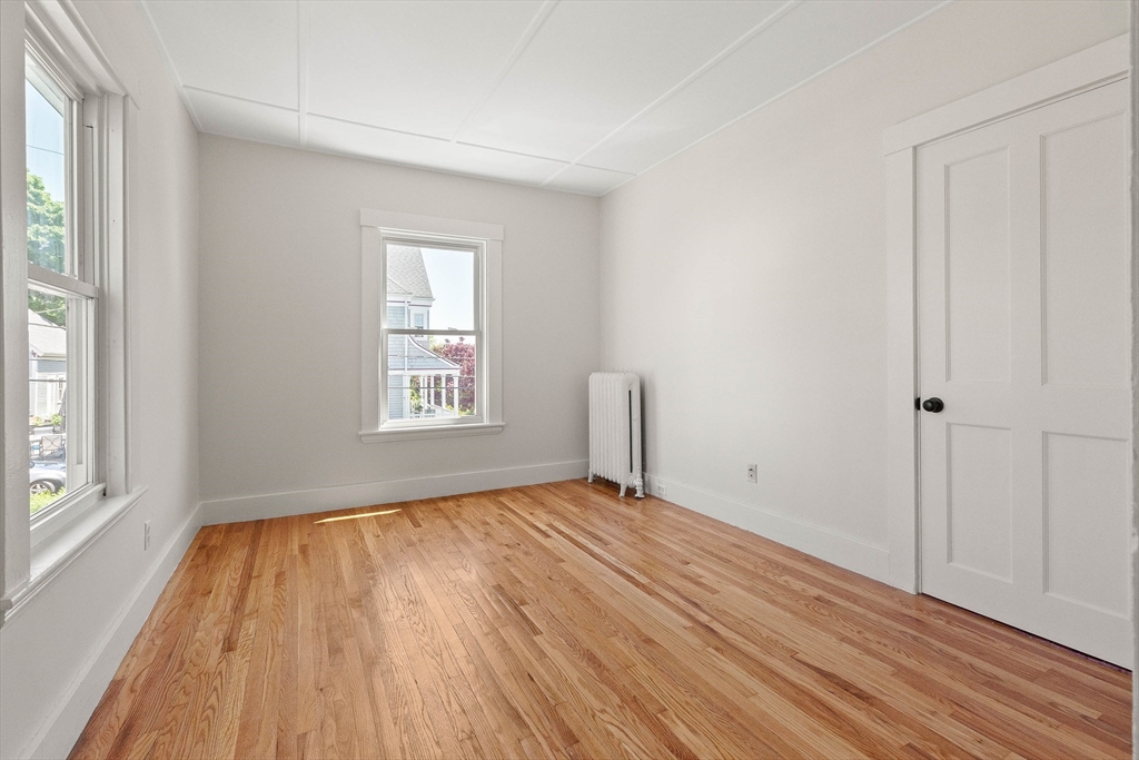 39 Beacon Street Gloucester, MA 01930 - Photo 20 of 34