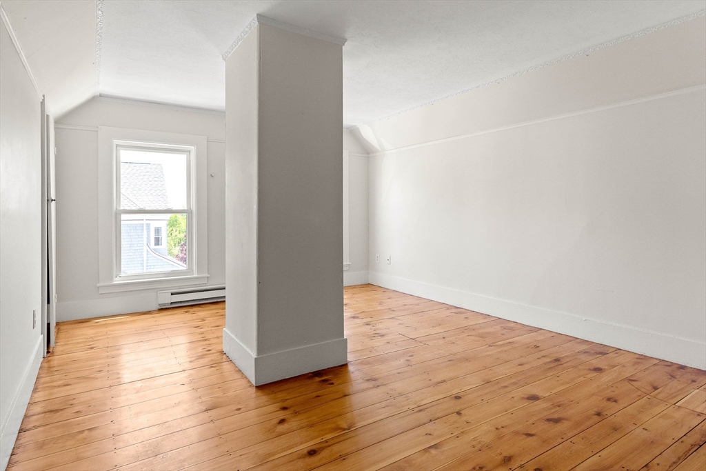 39 Beacon Street Gloucester, MA 01930 - Photo 21 of 34