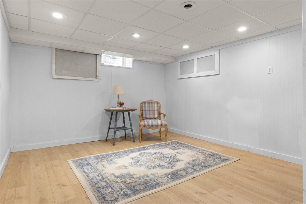 39 Beacon Street Gloucester, MA 01930 - Photo 23 of 34