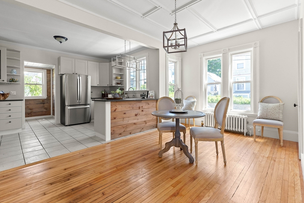 39 Beacon Street Gloucester, MA 01930 - Photo 7 of 34