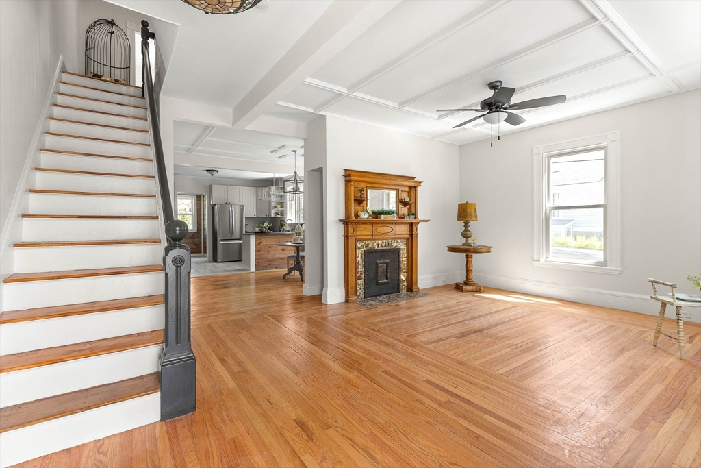 39 Beacon Street Gloucester, MA 01930 - Photo 9 of 34