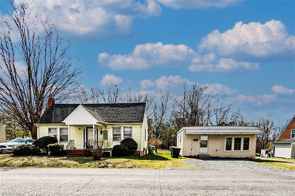 193 Hampton Road Asheboro, NC 27203 - Photo 1 of 8 Gallery Image 1