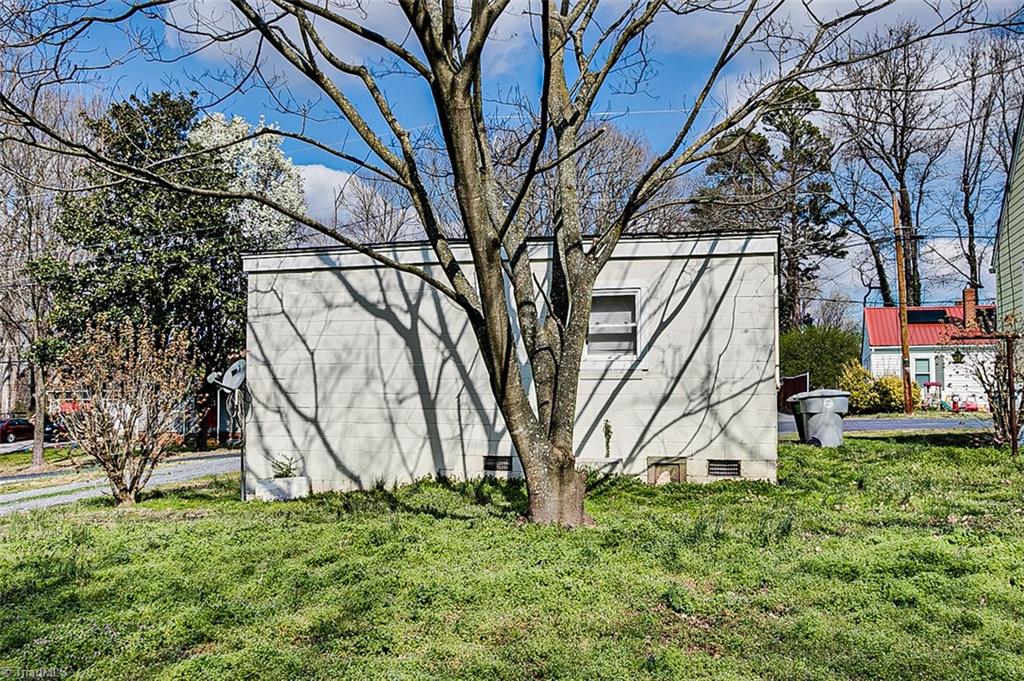 193 Hampton Road Asheboro, NC 27203 - Photo 6 of 8 Gallery Image 6