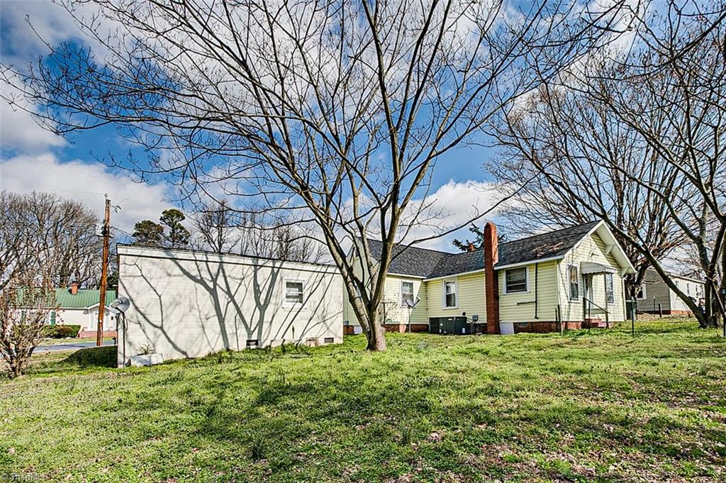 193 Hampton Road Asheboro, NC 27203 - Photo 7 of 8 Gallery Image 7