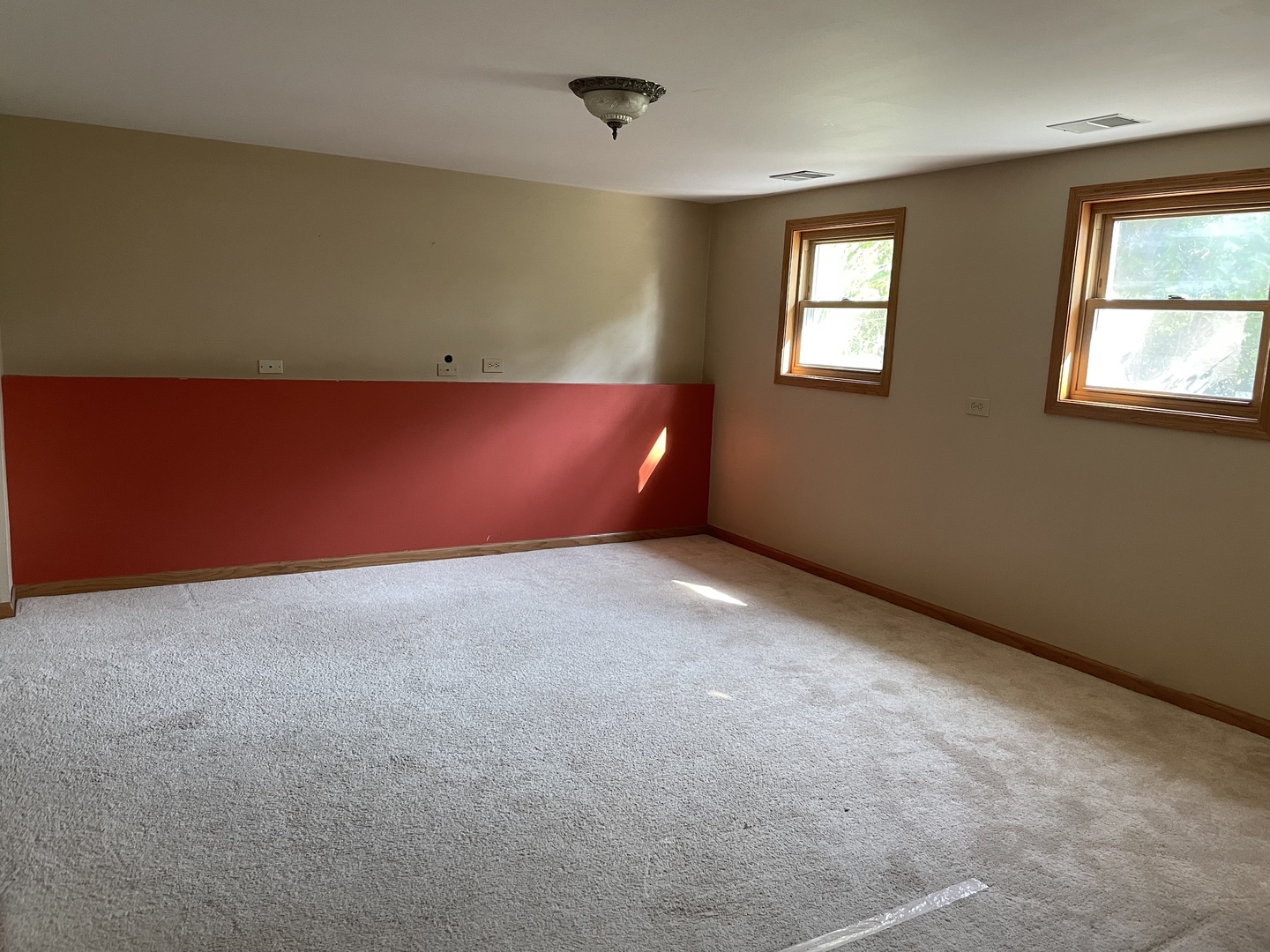 5648 Dover Road Oak Forest, IL 60452 - Photo 9 of 9 an empty room with windows