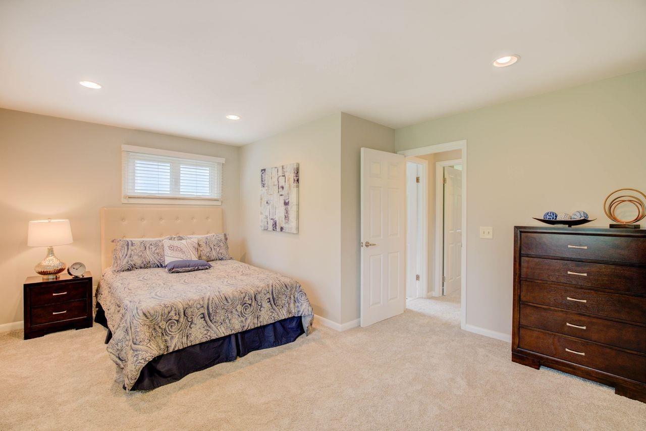 327 Fleming Road Wyoming, OH 45215 - Photo 17 of 31