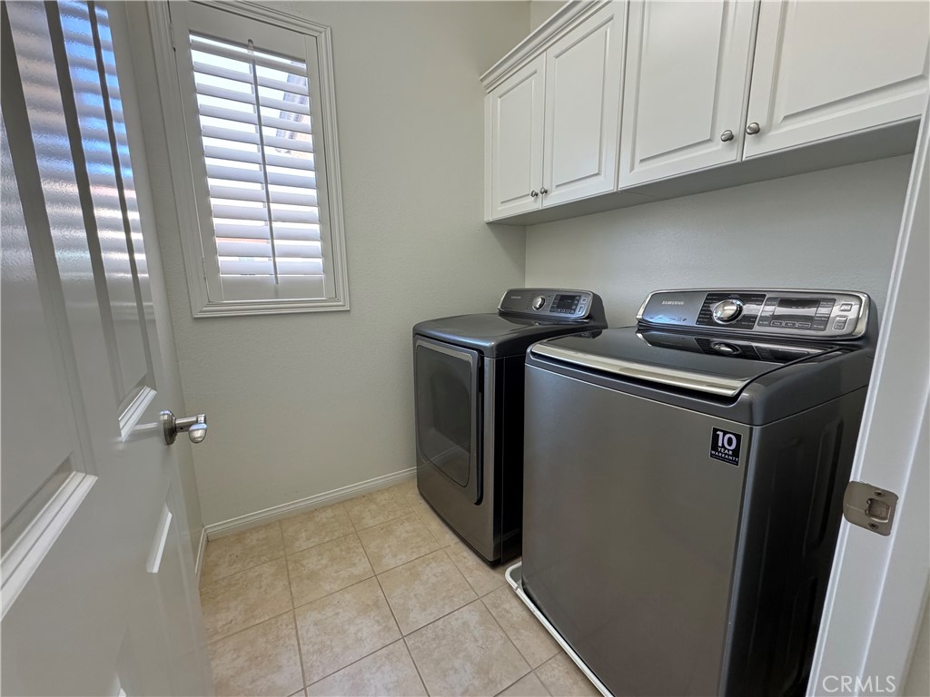 91 Splendor Irvine, CA 92618 - Photo 10 of 11 a utility room with dryer and washer