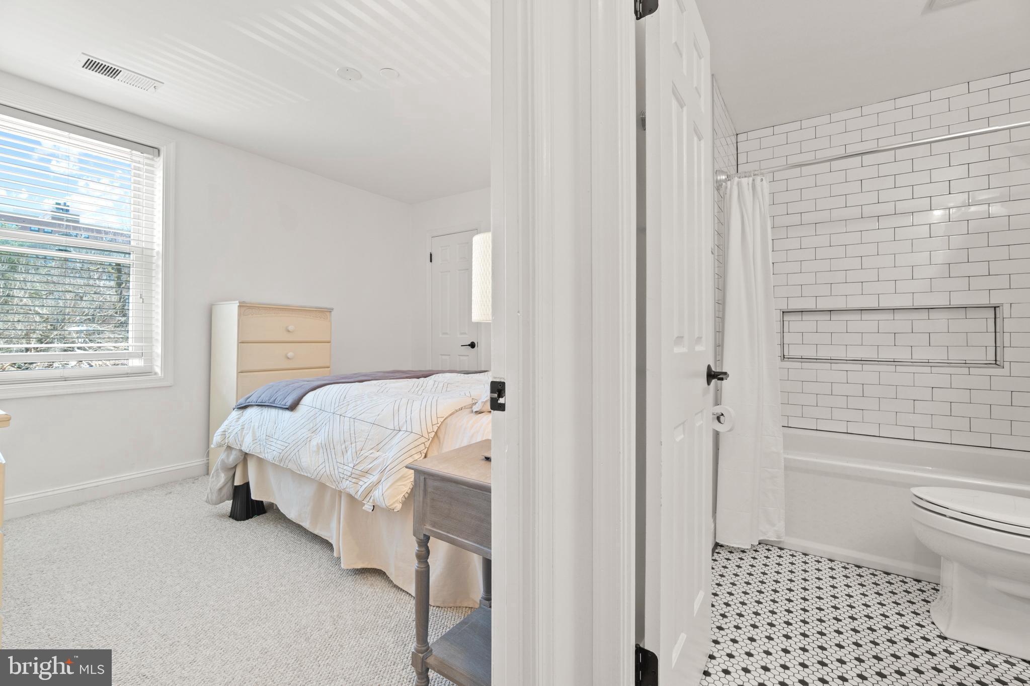 730 11th Street Northeast, Unit 304 Washington, DC 20002 - Photo 8 of 14