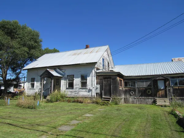 $75,900 | 258 Elm Street, Barton, VT 05822