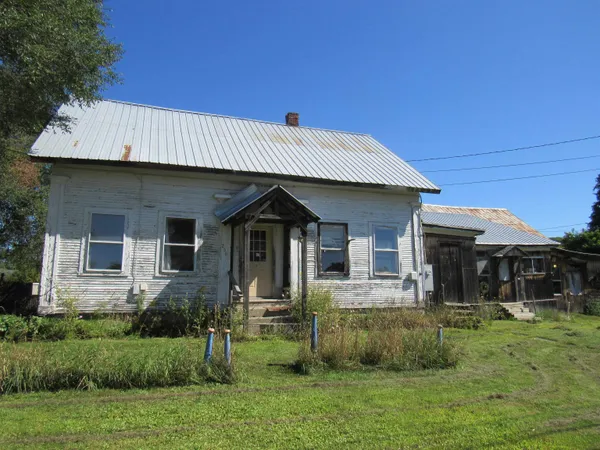 $75,900 | 258 Elm Street, Barton, VT 05822