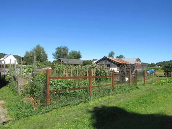 $75,900 | 258 Elm Street, Barton, VT 05822