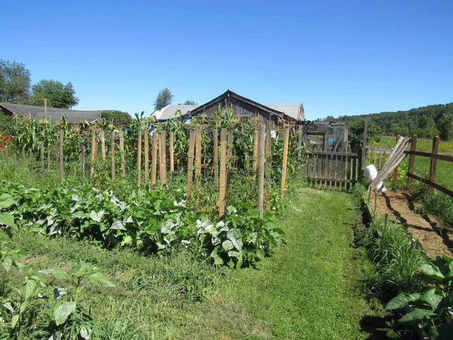 $75,900 | 258 Elm Street, Barton, VT 05822