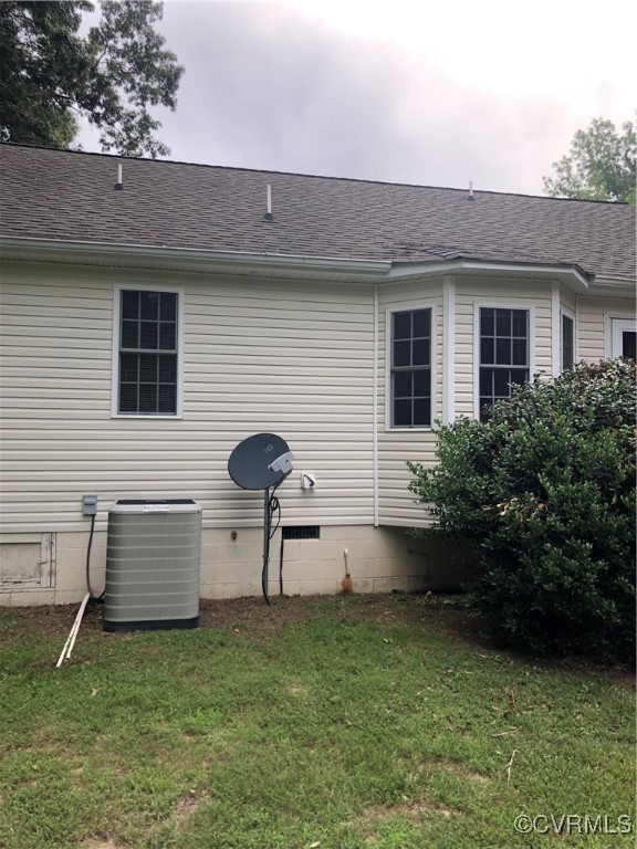 13606 Halifax Road Richmond, VA 23238 - Photo 38 of 50 Rear view of house featuring a lawn, crawl space,
