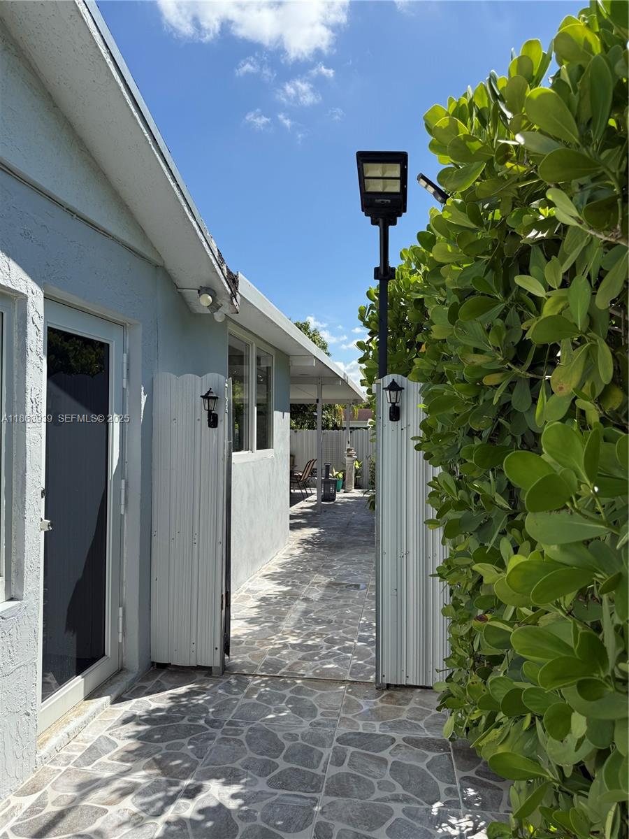 6553 Southwest 148th Place Miami, FL 33193 - Photo 3 of 6