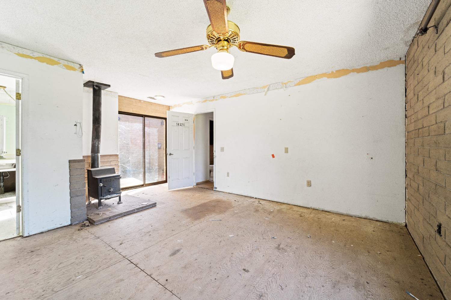 15595 Highway 16 Capay, CA 95607 - Photo 25 of 68 a view of an empty room with a window