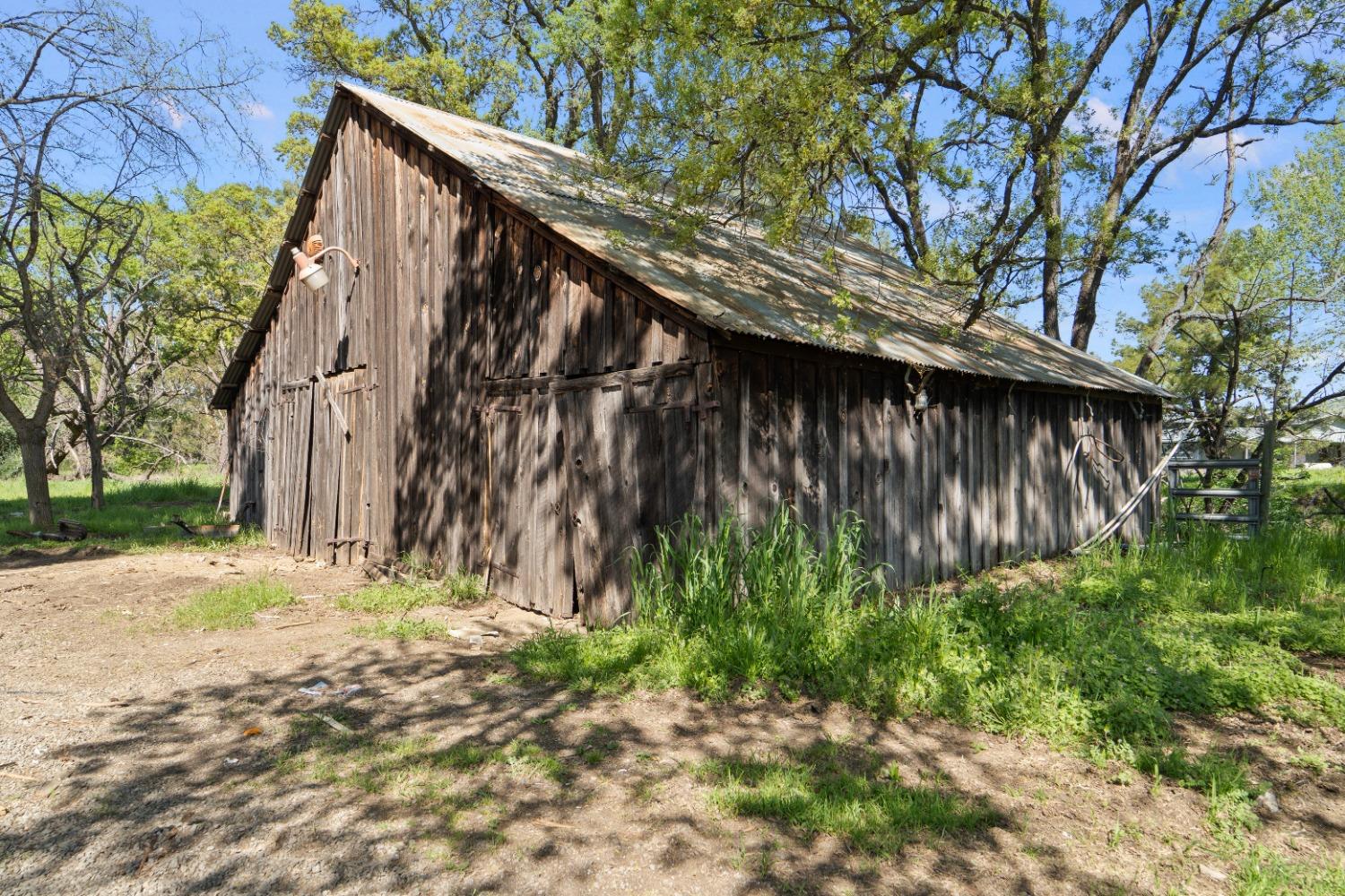 15595 Highway 16 Capay, CA 95607 - Photo 45 of 68 a view of a backyard of the house