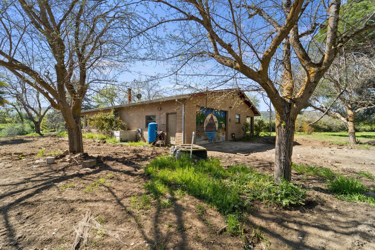 15595 Highway 16 Capay, CA 95607 - Photo 47 of 68 a view of a couches in backyard of house
