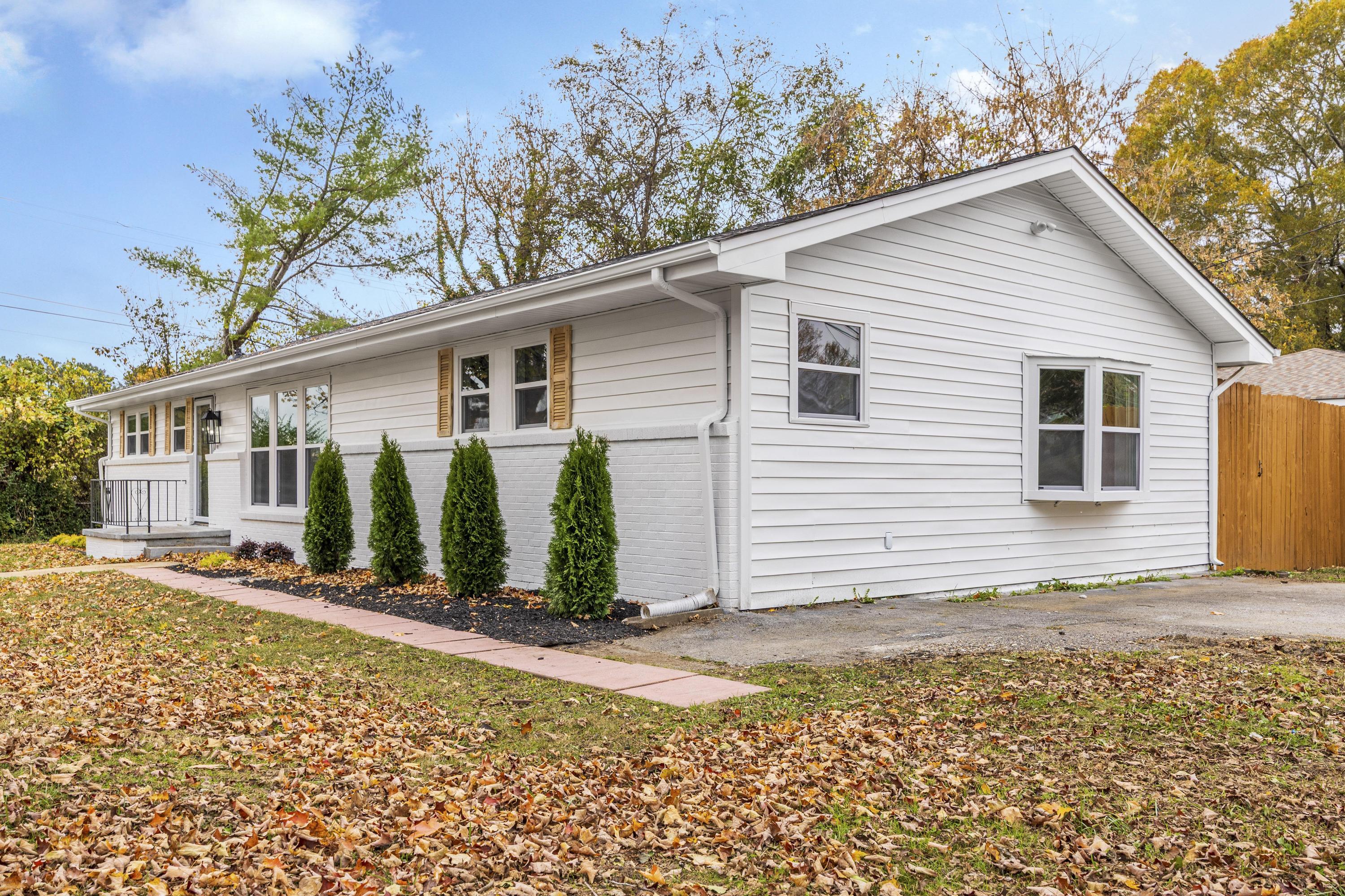 1701 South Mack Smith Road Chattanooga, TN 37412 - Photo 4 of 43 2025_11_November_1701_S_Mack_Smith_Rd_00