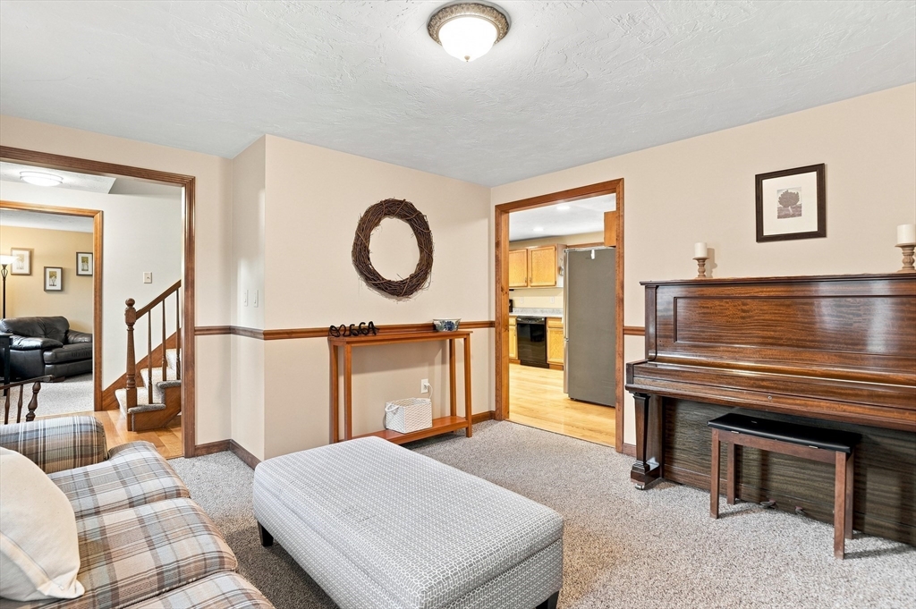4 McCann Place Paxton, MA 01612 - Photo 6 of 35 Gallery Image 6