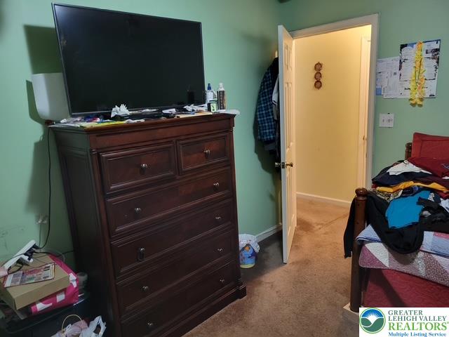 2137 Freedom Way Pocono Summit, PA 18346 - Photo 28 of 33 a room with furniture and flat screen tv