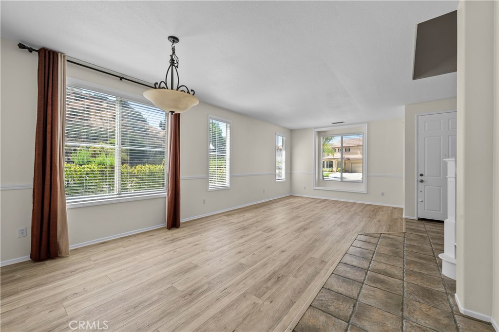 28454 Cascade Road Castaic, CA 91384 - Photo 7 of 56