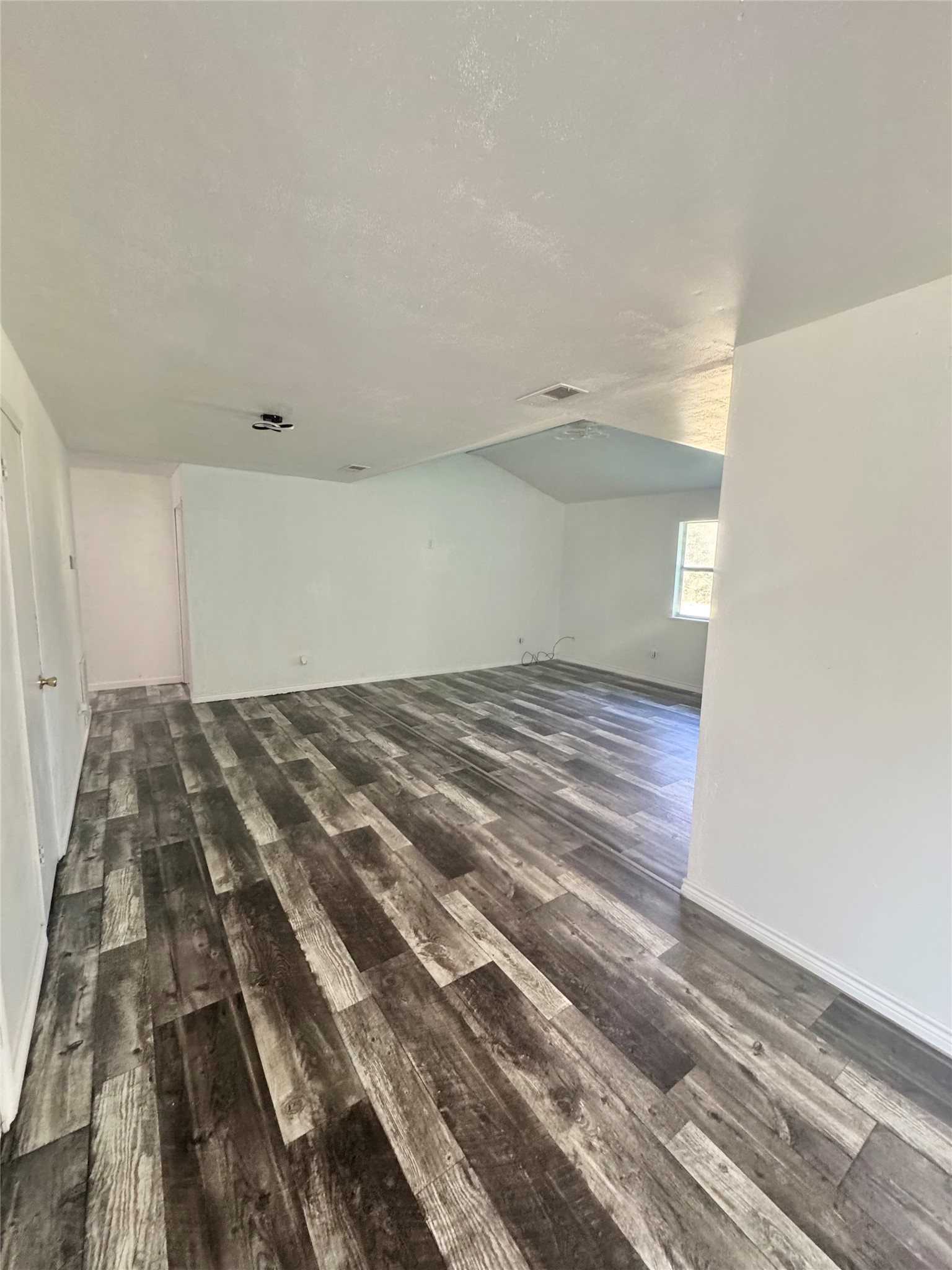 211 Johnson Street Liberty, TX 77575 - Photo 5 of 31