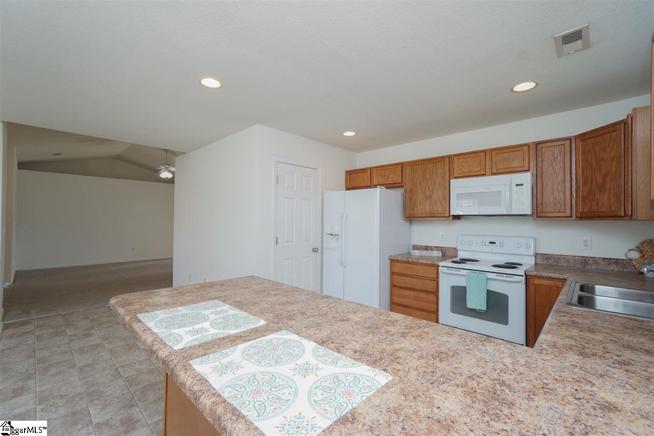 407 Lynnell Way Moore, SC 29369 - Photo 9 of 27 Gallery Image 9