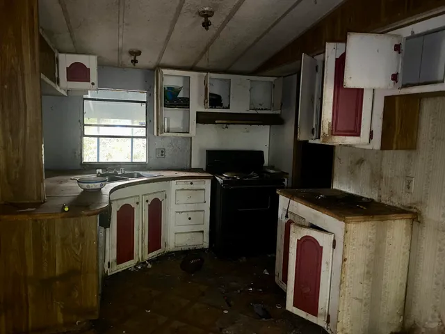 $37,000 | 4977 Douglas Ferry Road, Caryville, FL 32427