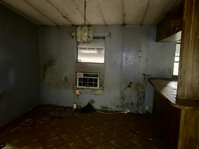 $37,000 | 4977 Douglas Ferry Road, Caryville, FL 32427