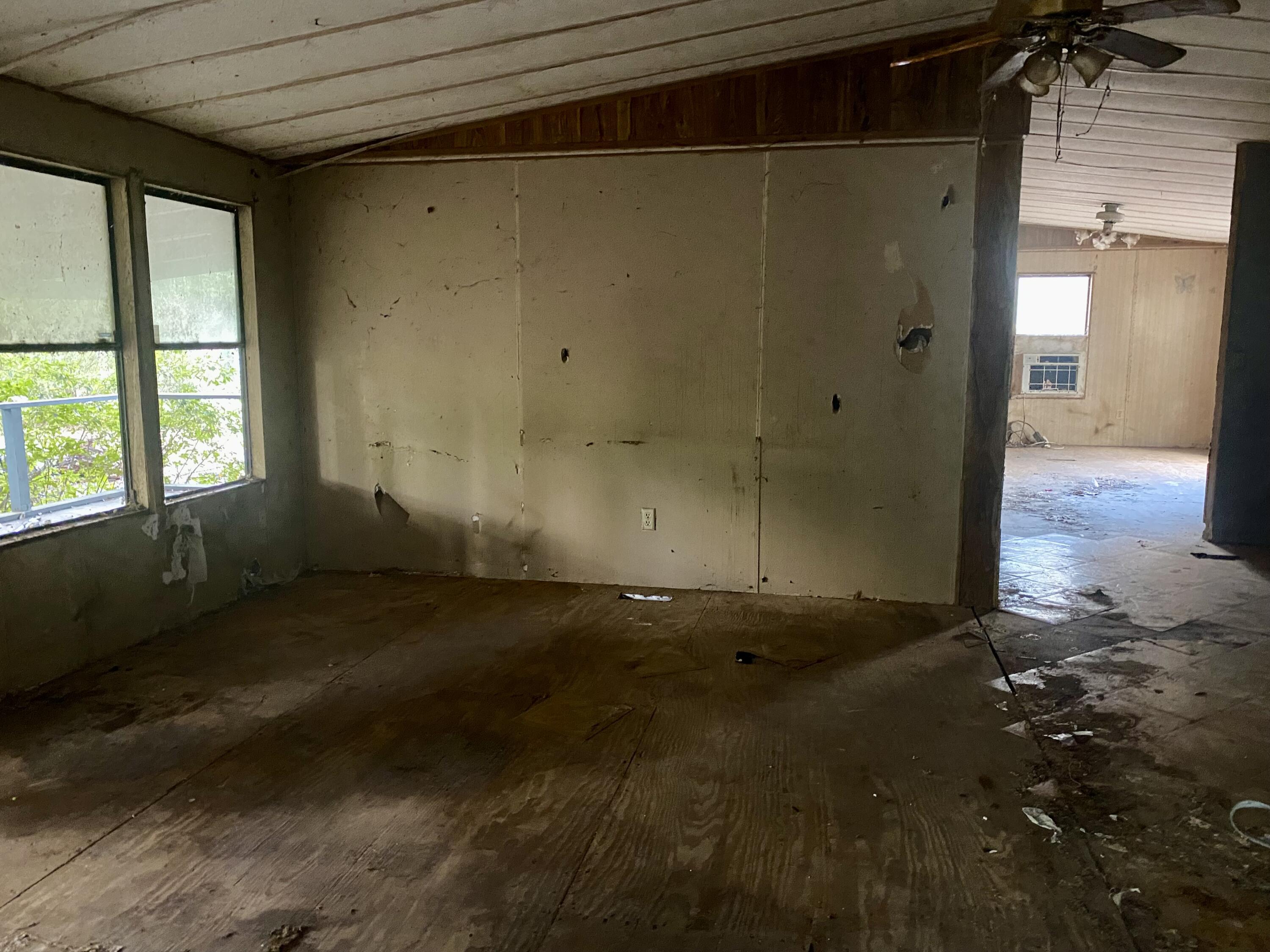 4977 Douglas Ferry Road Caryville, FL 32427 - Photo 9 of 16