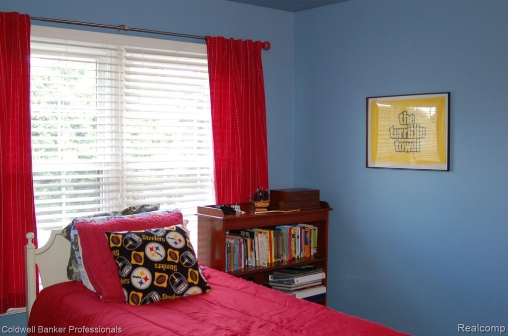 1010 Pointe Pl Boulevard Rochester, MI 48307 - Photo 21 of 33 048.jpg