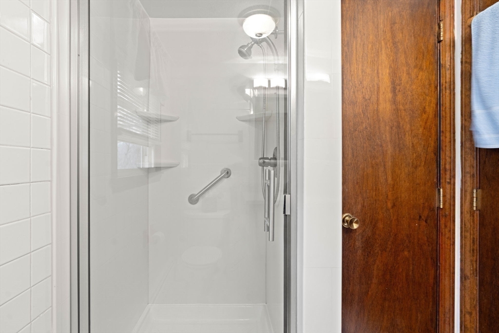 116 Greenwood Road Andover, MA 01810 - Photo 23 of 42 Gallery Image 23