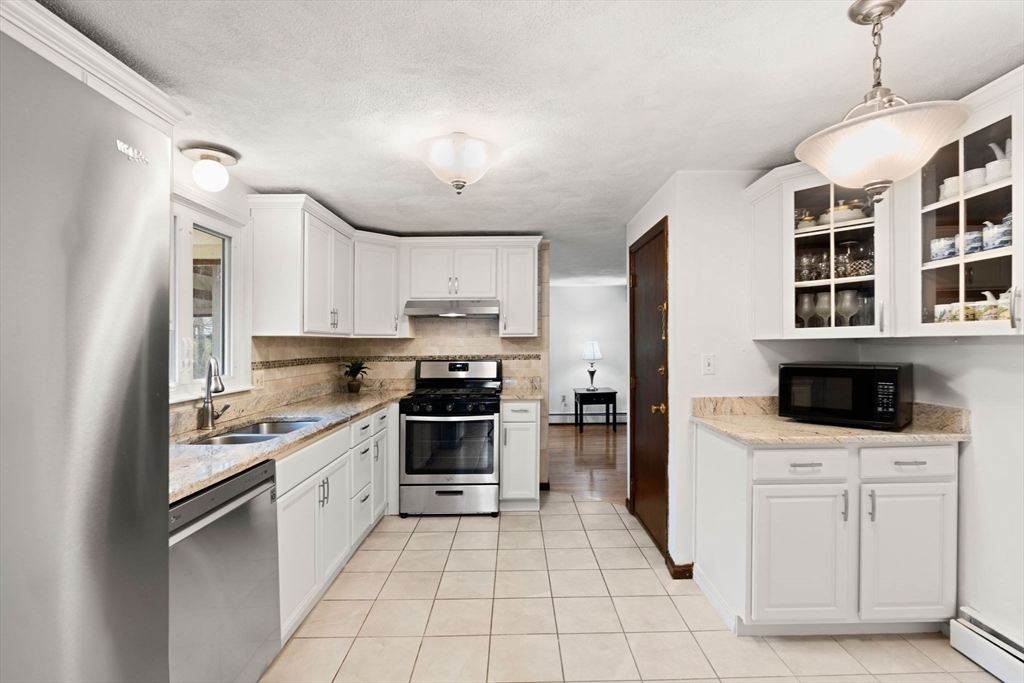 116 Greenwood Road Andover, MA 01810 - Photo 5 of 42 Gallery Image 5