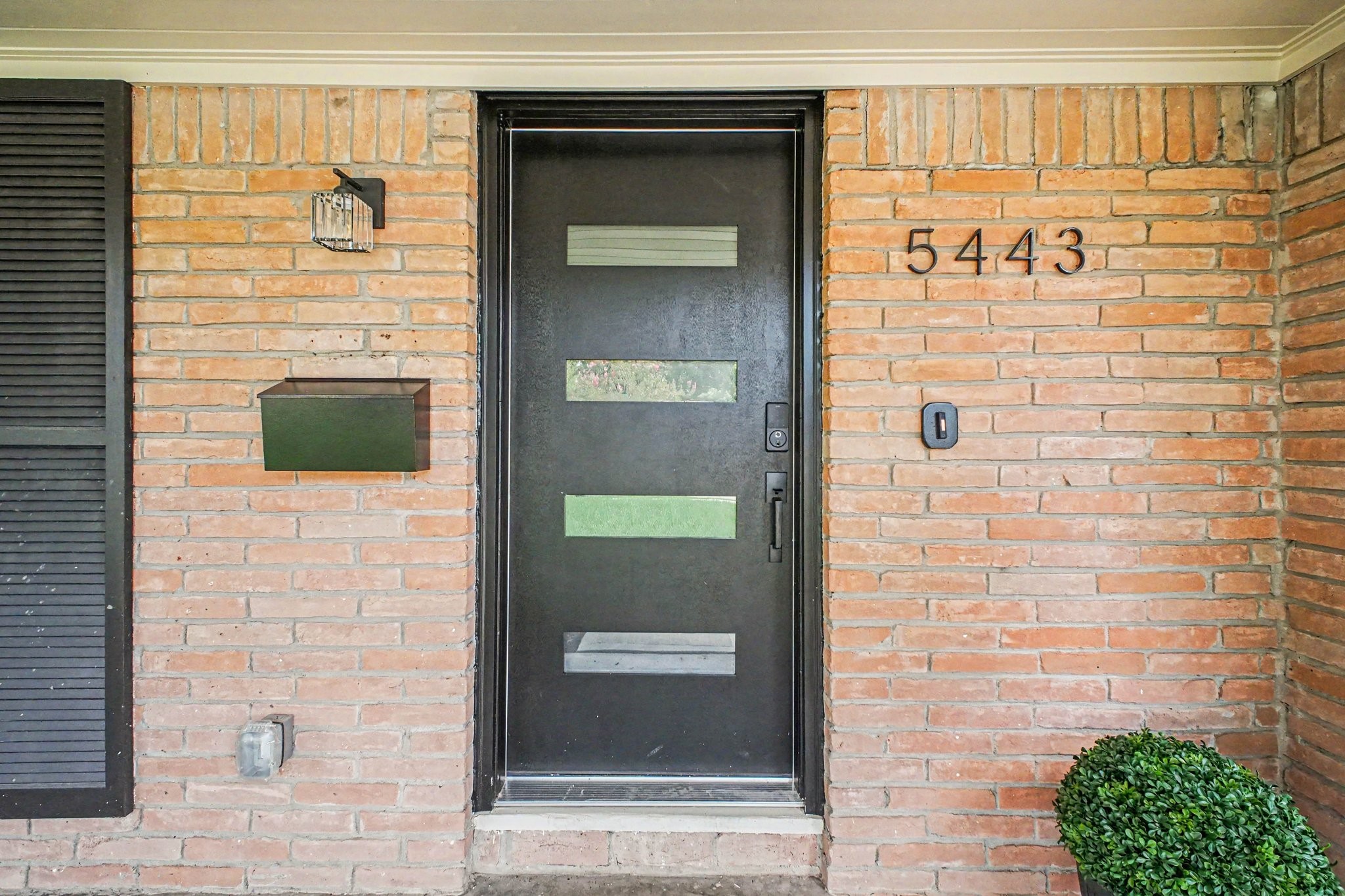 5443 Redstart Street Houston, TX 77096 - Photo 6 of 36
