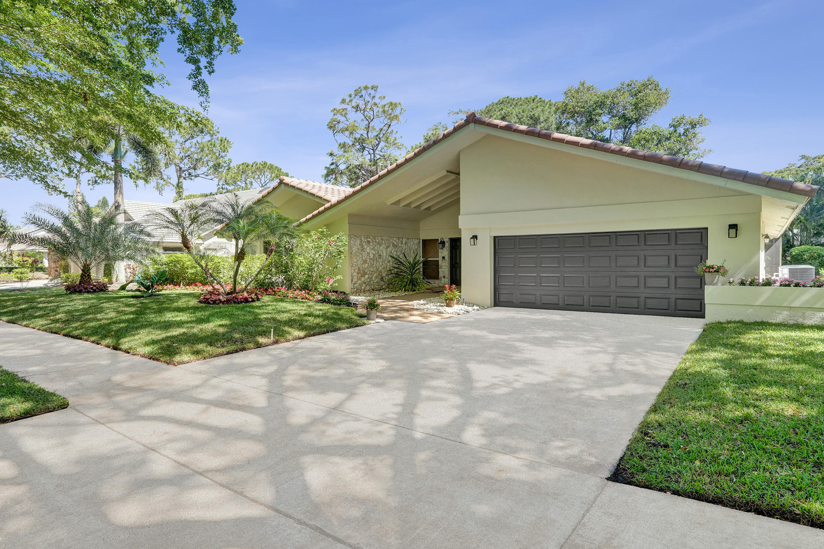 2401 Northwest 39th Street Boca Raton, FL 33431 - Photo 2 of 60 DSC08063