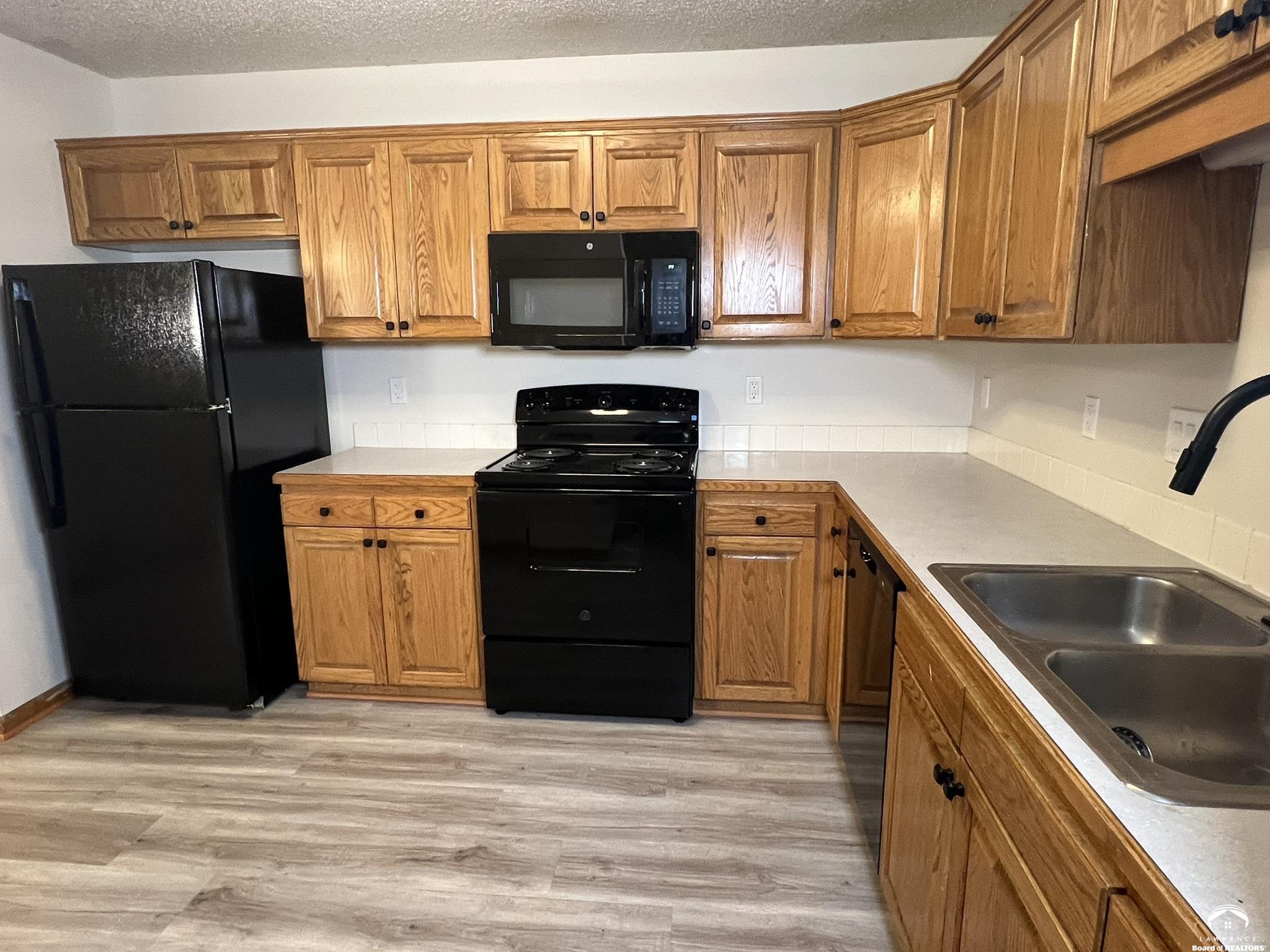 4207 Timberline Court Lawrence, KS 66049 - Photo 12 of 20