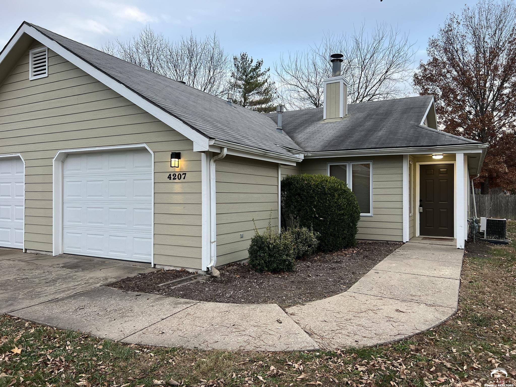 4207 Timberline Court Lawrence, KS 66049 - Photo 5 of 23