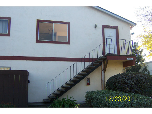 315 Rio Verde Place, Unit 4 Milpitas, CA 95035 - Photo 1 of 8 Gallery Image 1