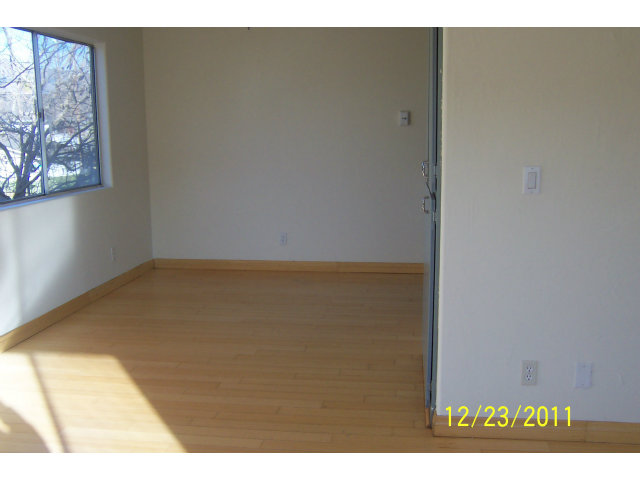 315 Rio Verde Place, Unit 4 Milpitas, CA 95035 - Photo 3 of 8 Gallery Image 3