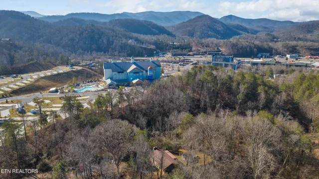 $7,500,000 | 820 Old Gate Road, Pigeon Forge, TN 37863