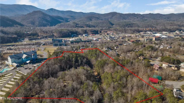 $7,500,000 | 820 Old Gate Road, Pigeon Forge, TN 37863