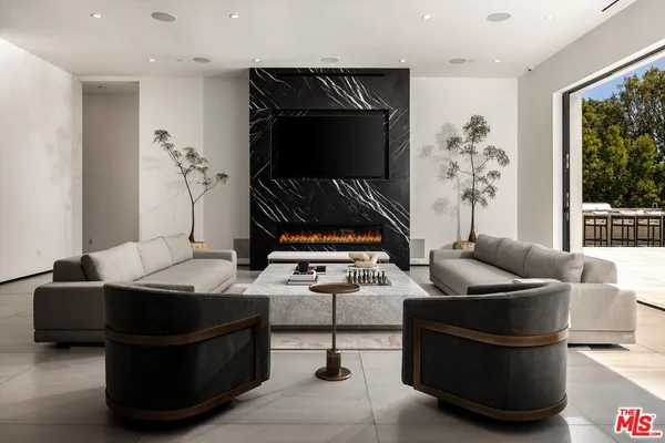$65,000 | 621 North Rodeo Drive, Beverly Hills, CA 90210