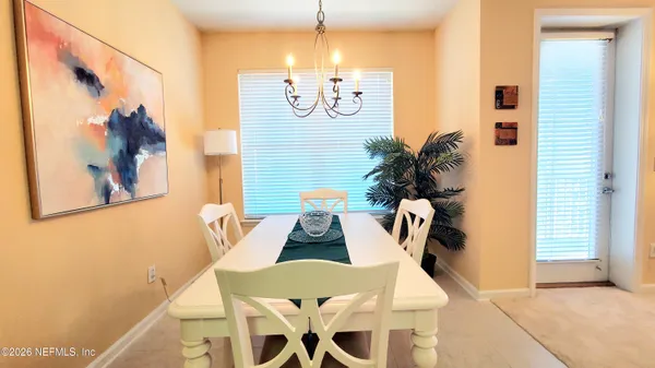 a picture of a mirror