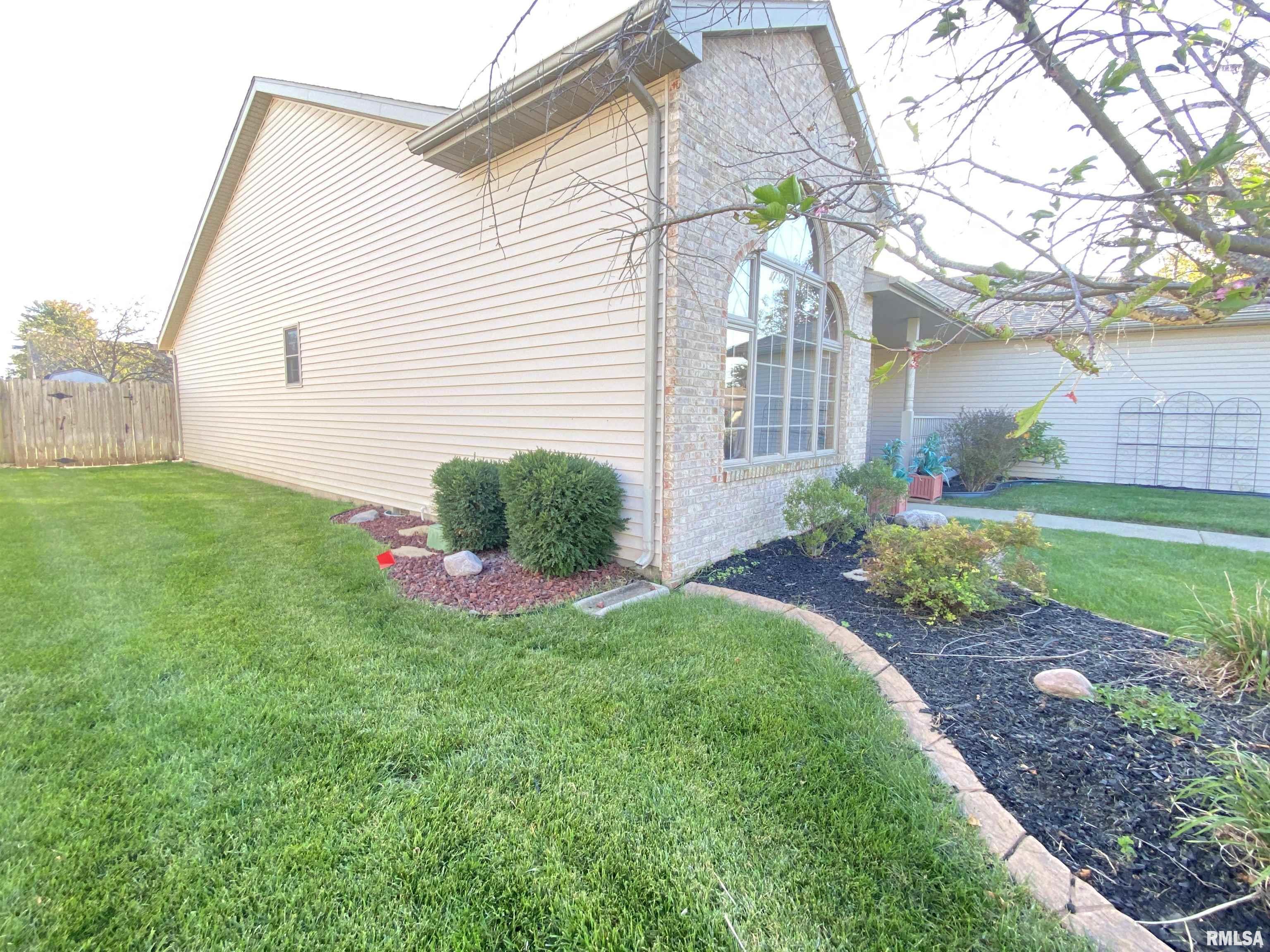 1506 Sequoia Drive Chatham, IL 62629 - Photo 4 of 40