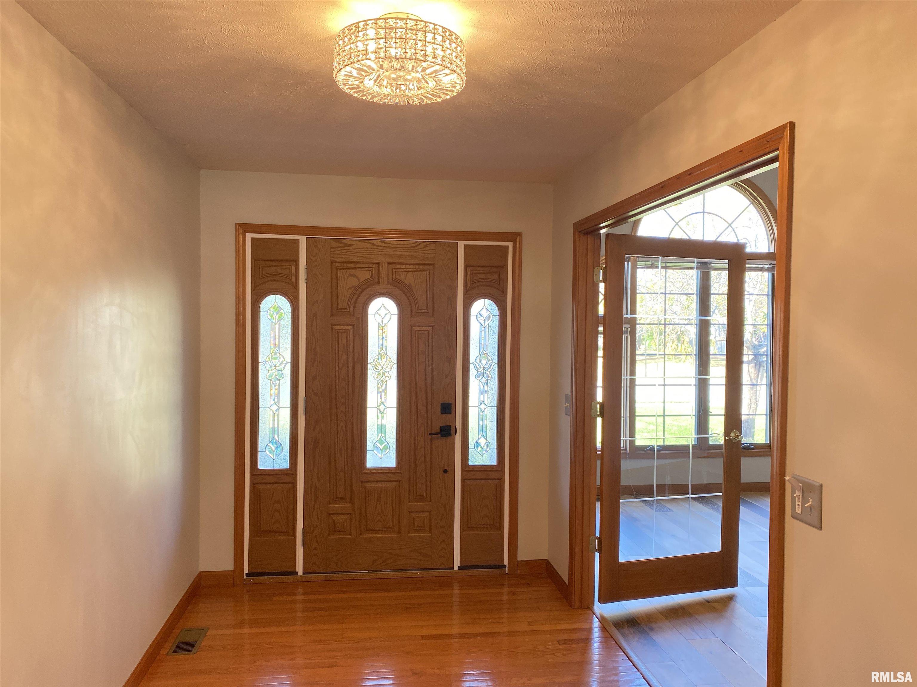 1506 Sequoia Drive Chatham, IL 62629 - Photo 6 of 40