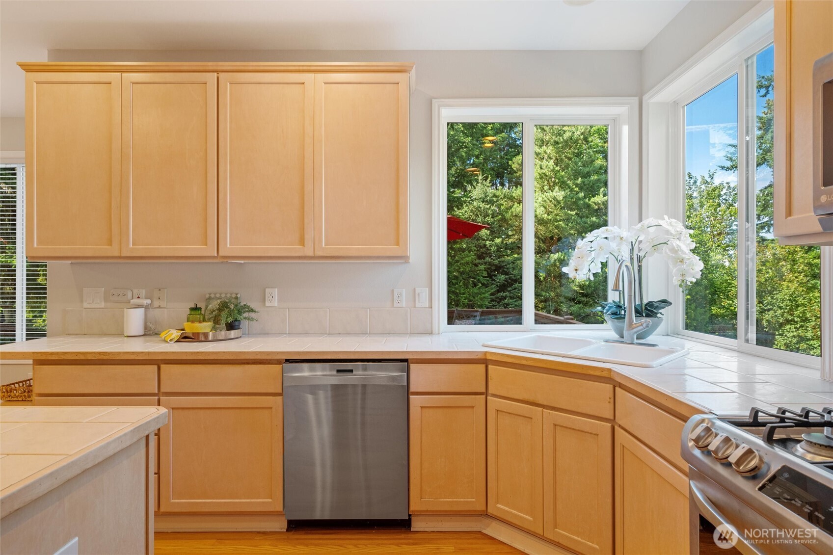 1402 Langara Circle Bellingham, WA 98229 - Photo 16 of 38