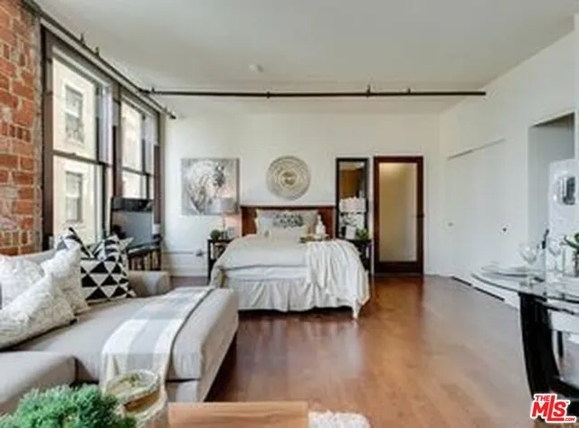 $2,000 | 460 South Spring Street, Unit 609, Los Angeles, CA 90013