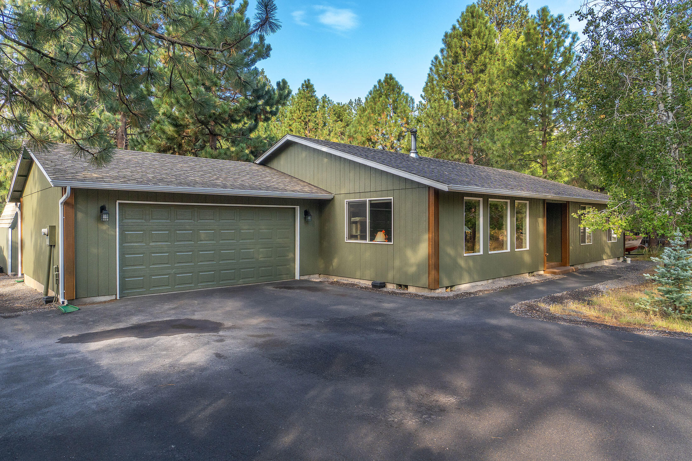 19033 Pumice Butte Road Bend, OR 97702 - Photo 3 of 50 19033 Pumice Butte Rd_0036 copy
