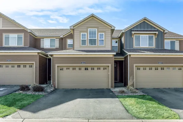 $369,000 | 3201 Countryside Court, Unit E, Woodbury, MN 55129